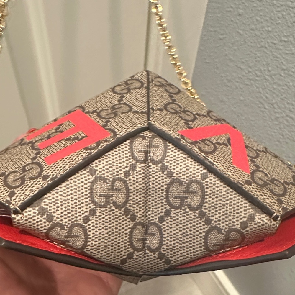 Gucci Valentine’s Day Heart Mini Bag - Picture 6 of 12